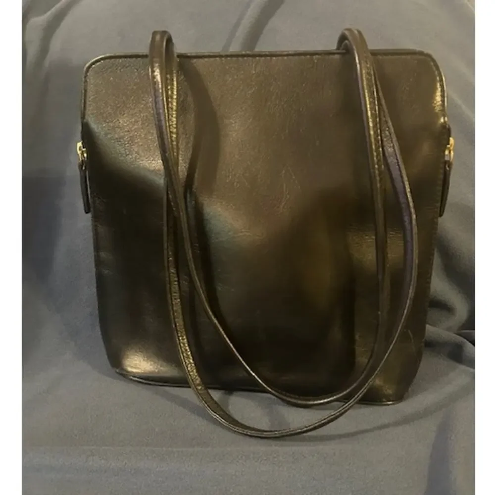 Hidesign Black Leather Expandable Medium Sized Shoulder Bag - Picture 1 of 9